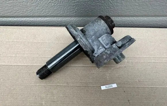 Jeep Cherokee XJ Oil filter mounting bracket 90112116F