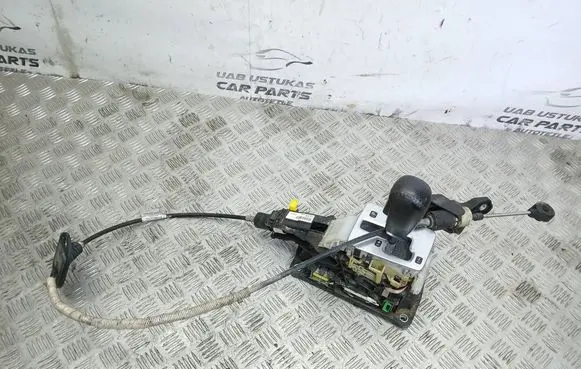 Volvo XC60 Gear shifter/selector 30733069
