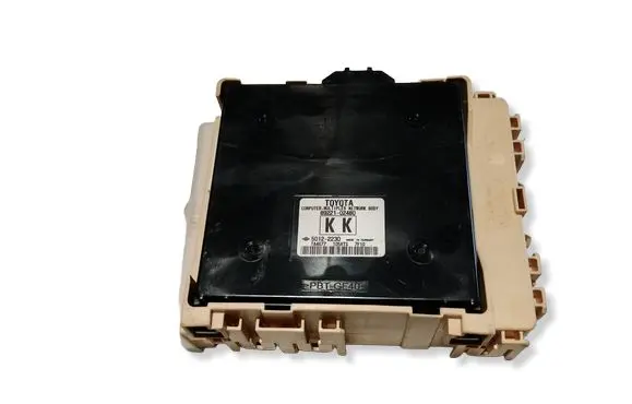 Toyota Auris 150 Fuse box set 8922102480