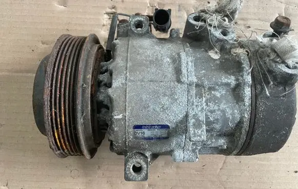 KIA Sorento Air conditioning (A/C) compressor (pump) 1027000500