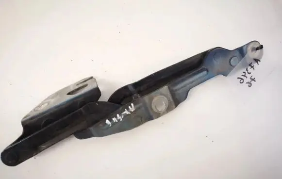 Audi A4 S4 B5 8D Tailgate/trunk/boot hinge 8d5827301c