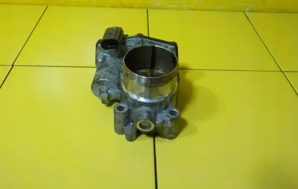 Ford Kuga II Throttle body valve DS7G9F991BB 16SP38