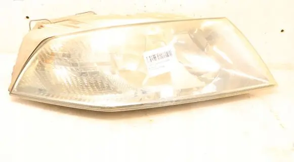 Skoda Octavia Mk2 (1Z) Headlight/headlamp E8203577