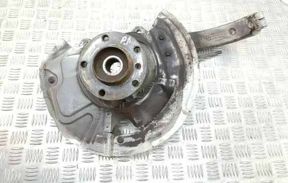 BMW X5 E70 Front wheel hub 6773784