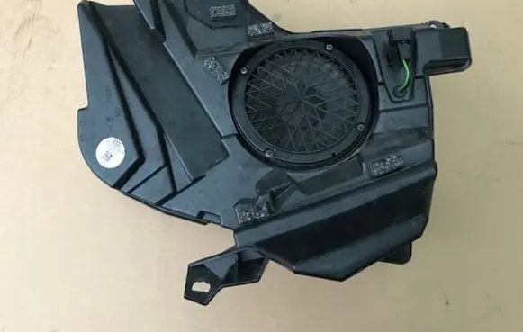Audi A5 8T 8F Subwoofer speaker 8F0035382A
