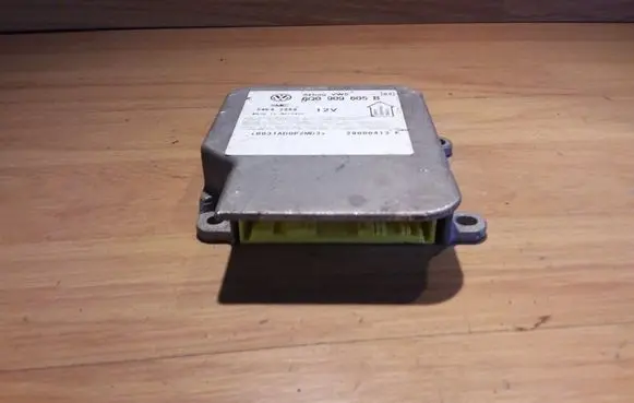 Volkswagen PASSAT B5 Airbag control unit/module 6Q0909605B