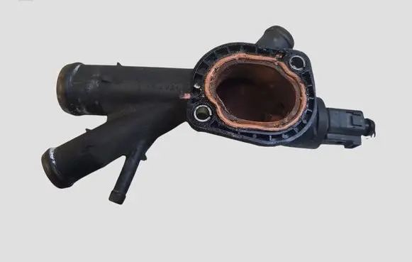 Volkswagen Golf VI Engine coolant pipe/hose 03L121131AA