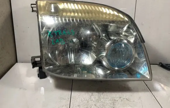 Nissan X-Trail T30 Headlight/headlamp 1669
