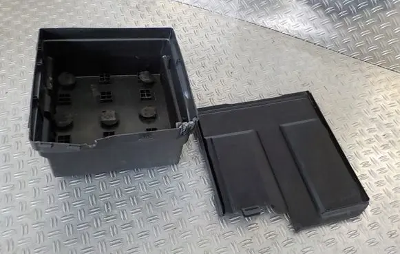 Battery box tray