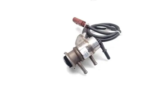 Audi A6 C7 Fuel injector 04L131113J 0444025023