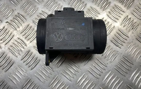 Volkswagen Sharan Mass air flow meter 71822101 074906461