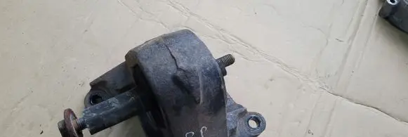 Jeep Wrangler Engine mount bracket 1392190AC