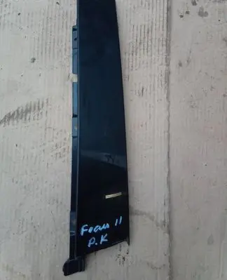 Ford Focus Front door glass trim molding BM51A20899