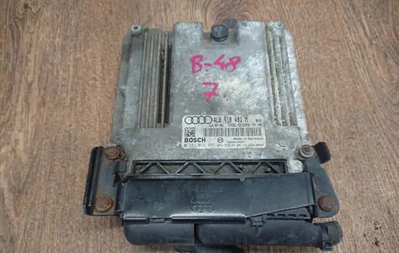 Audi Q7 4L Engine control unit/module 4L0910401M