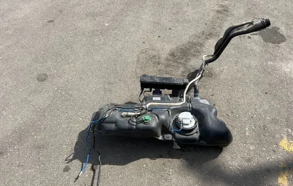 Opel Mokka B Fuel tank 9826626280 9829738480 9826626580