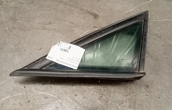 Seat Altea Front door window glass four-door