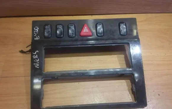 Mercedes-Benz E W210 Climate control/heater control trim A2106830508