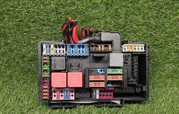Mercedes-Benz C W205 Power management control unit A2059068501 161760046 ZGS003Q05
