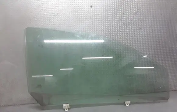 Toyota Yaris Front door window glass four-door