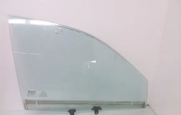 Hyundai Sonata Front door window glass four-door