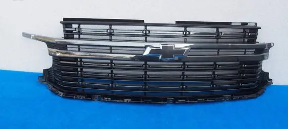 Chevrolet Suburban Front grill 032020088