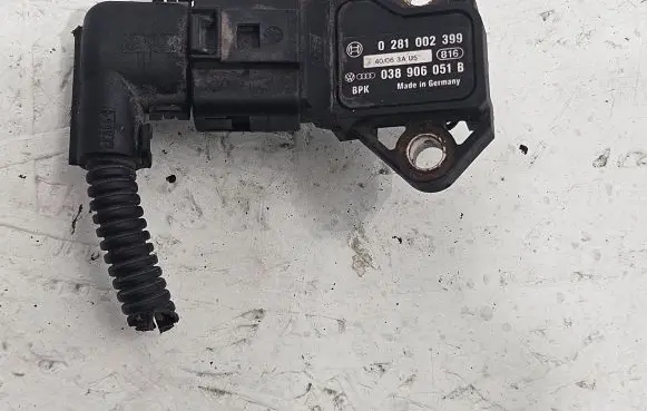 Volkswagen Golf Plus Air pressure sensor 038906051B