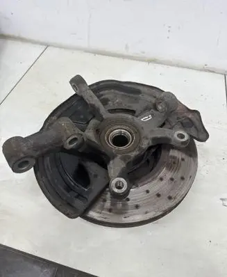 Mercedes-Benz A W176 Front wheel hub A2464210820