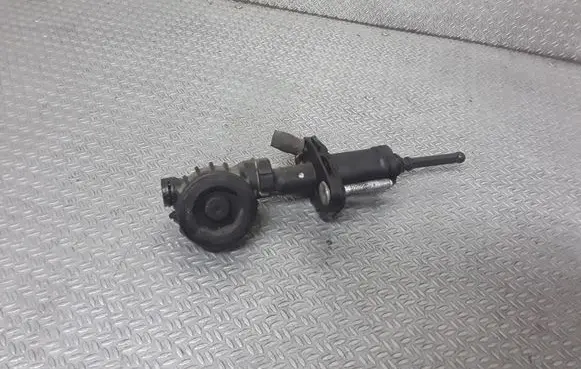 Clutch slave cylinder