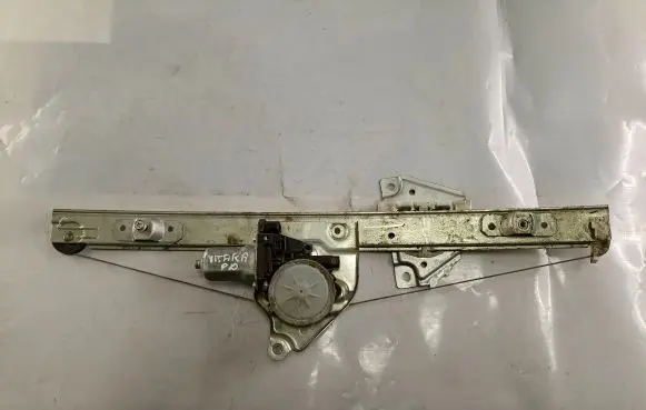 Suzuki Grand Vitara II Front door window regulator with motor 8343065J00 2621003520