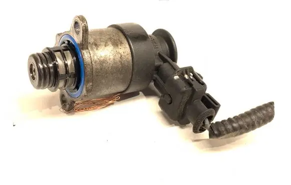 Ford Fiesta Fuel pressure regulator 0928400788