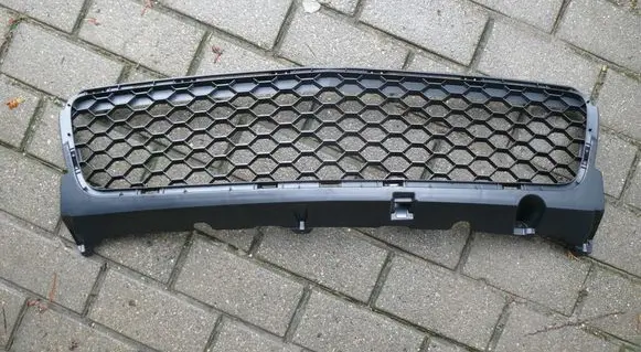 Mazda 3 I Front bumper lower grill BR5H501T0