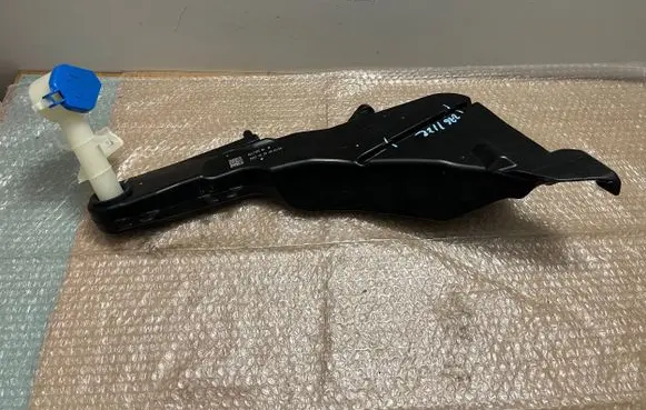 Opel Astra L Windshield washer fluid reservoir/tank 9843214980 78662B03