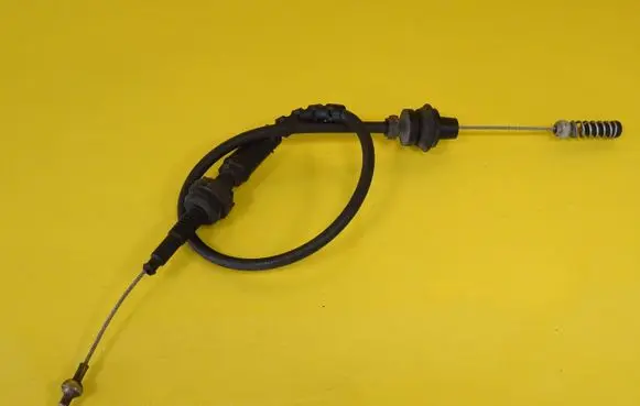 Volkswagen Golf III Throttle cable 6X1721555A