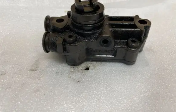 Mercedes-Benz E W210 Fuel injection high pressure pump A6110900250