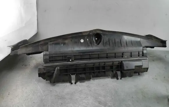 Mercedes-Benz C W205 Air flow deflector a2075052830