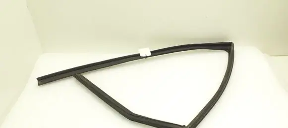 Jeep Grand Cherokee Rubber seal rear door window/glass 