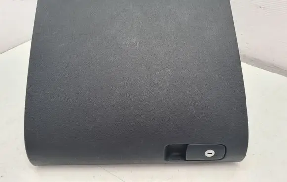 Volkswagen Tiguan Glove box 5M1857097Q