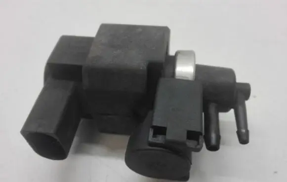 Audi A6 S6 C5 4B Turbo solenoid valve 059906628B
