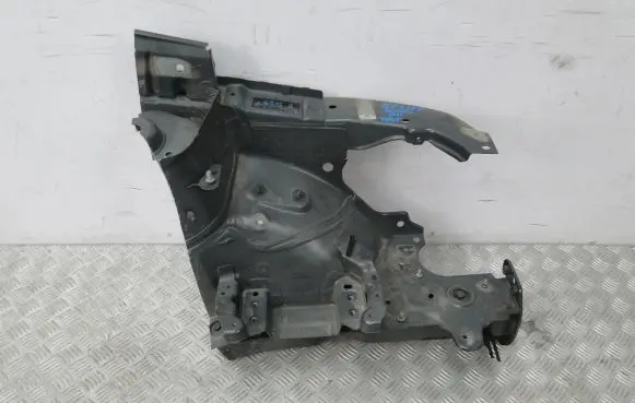 Seat Altea XL Fender mounting bracket