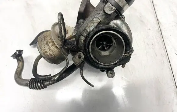 Volkswagen Golf III Turbo VJ360609 27123M