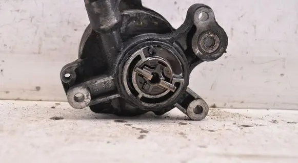 Citroen C4 I Picasso Vacuum pump D1651C2