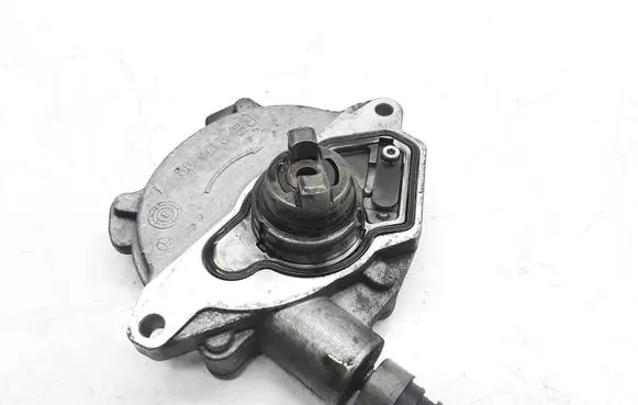 Mercedes-Benz A W169 Vacuum pump A6402300265
