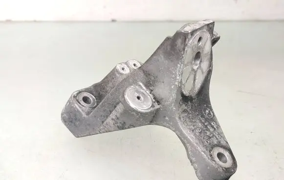 Porsche Cayenne (92A) Engine mounting bracket 7l8199307f