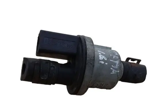 Volkswagen Touran I Valve vacuum 058133517B 2580115A