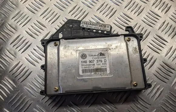 Volkswagen PASSAT B4 ABS control unit/module 1H0907379D