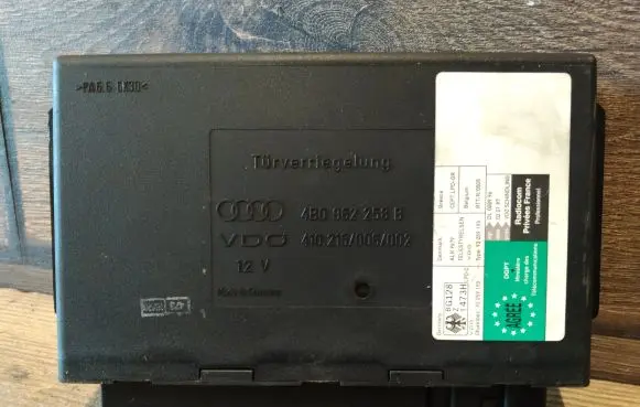 Audi A6 S6 C5 4B Comfort/convenience module 4B0962258B