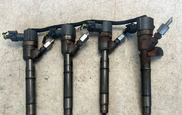 KIA Optima Fuel injectors set 0445110411 338002A800