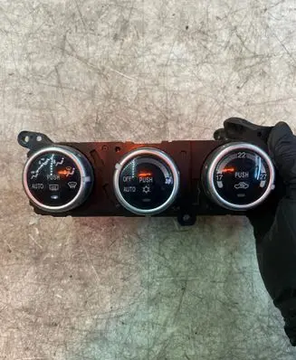 Mitsubishi L200 Climate control unit 7820A362