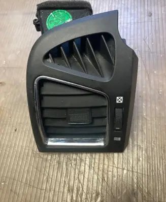 Chevrolet Captiva Dashboard side air vent grill/cover trim 96962076