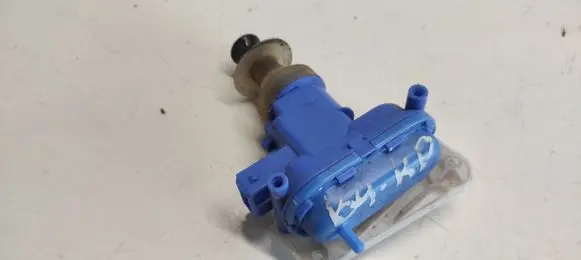 Audi 80 90 S2 B4 Central locking vacuum pump 893862123